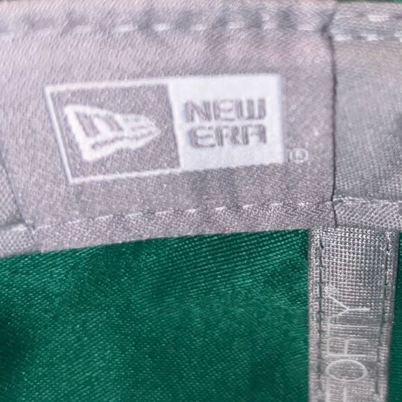 2018 New Era Minnesota Twins Green St Patricks Day Logo Adjustable Baseball Hat - Picture 11 of 12